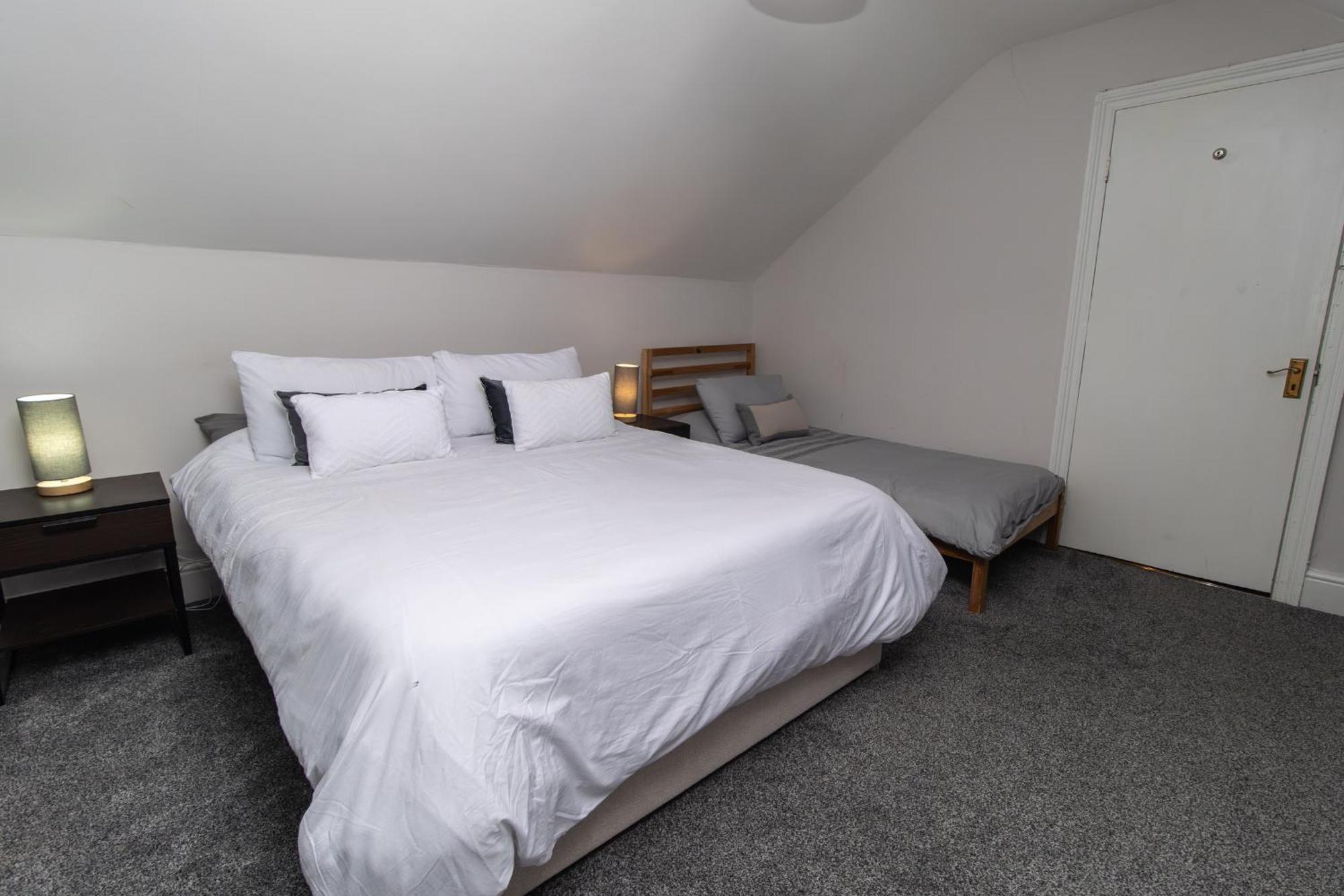 Dwellcome Home Ltd 4 King Bedroom Townhouse, Free Parking, Fast Wifi, Fully Equipped Kitchen, 15 Min Drive To Nissan, 20 Min To Newcastle Sunderland, Ideal For Long Term Contractor Etc Stays, Regular Housekeeping Option - See Our Site For Assurance South Shields Esterno foto