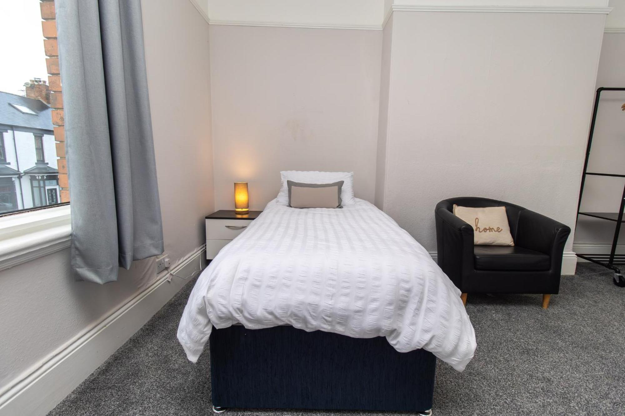 Dwellcome Home Ltd 4 King Bedroom Townhouse, Free Parking, Fast Wifi, Fully Equipped Kitchen, 15 Min Drive To Nissan, 20 Min To Newcastle Sunderland, Ideal For Long Term Contractor Etc Stays, Regular Housekeeping Option - See Our Site For Assurance South Shields Esterno foto