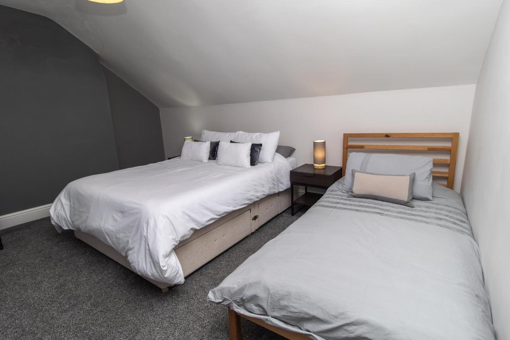 Dwellcome Home Ltd 4 King Bedroom Townhouse, Free Parking, Fast Wifi, Fully Equipped Kitchen, 15 Min Drive To Nissan, 20 Min To Newcastle Sunderland, Ideal For Long Term Contractor Etc Stays, Regular Housekeeping Option - See Our Site For Assurance South Shields Esterno foto