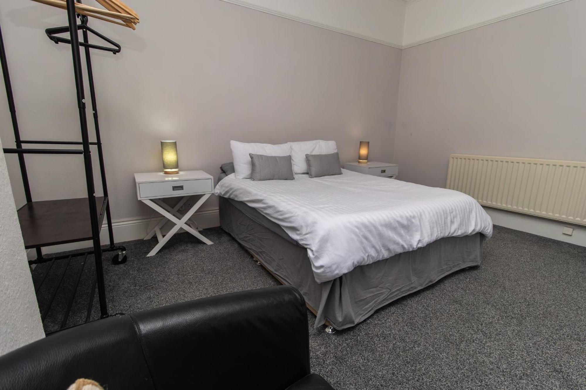 Dwellcome Home Ltd 4 King Bedroom Townhouse, Free Parking, Fast Wifi, Fully Equipped Kitchen, 15 Min Drive To Nissan, 20 Min To Newcastle Sunderland, Ideal For Long Term Contractor Etc Stays, Regular Housekeeping Option - See Our Site For Assurance South Shields Esterno foto