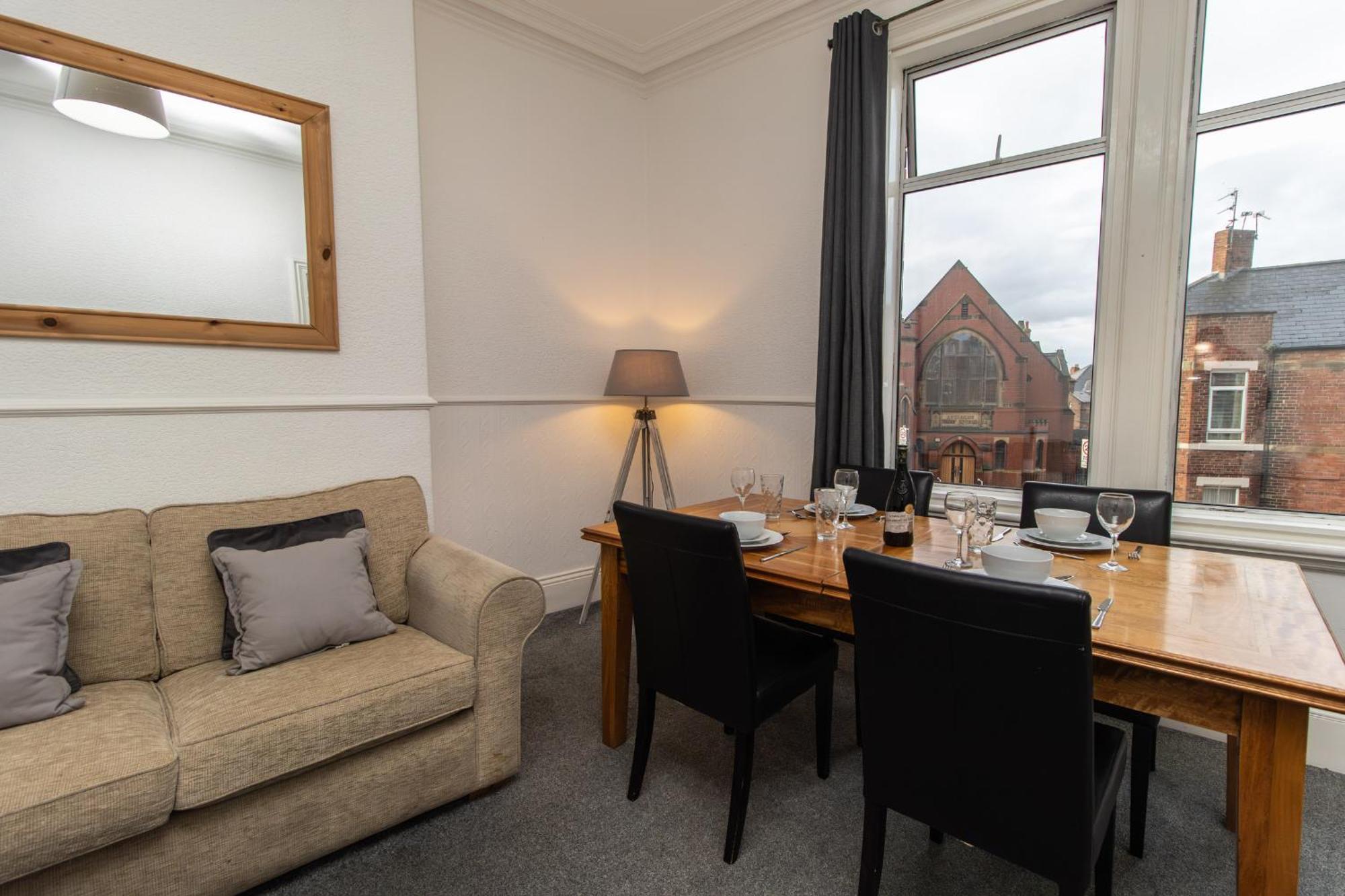 Dwellcome Home Ltd 4 King Bedroom Townhouse, Free Parking, Fast Wifi, Fully Equipped Kitchen, 15 Min Drive To Nissan, 20 Min To Newcastle Sunderland, Ideal For Long Term Contractor Etc Stays, Regular Housekeeping Option - See Our Site For Assurance South Shields Esterno foto