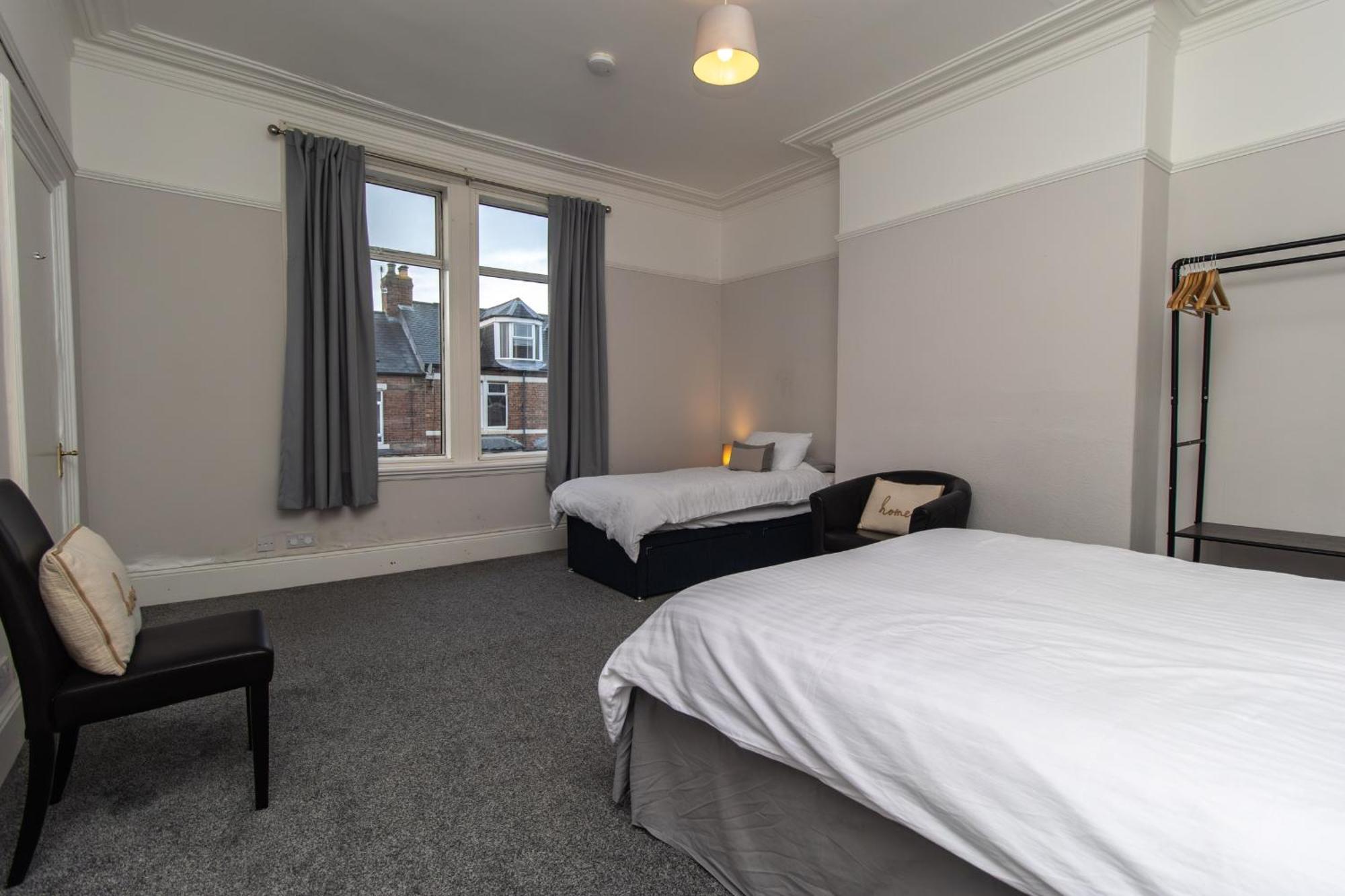 Dwellcome Home Ltd 4 King Bedroom Townhouse, Free Parking, Fast Wifi, Fully Equipped Kitchen, 15 Min Drive To Nissan, 20 Min To Newcastle Sunderland, Ideal For Long Term Contractor Etc Stays, Regular Housekeeping Option - See Our Site For Assurance South Shields Esterno foto