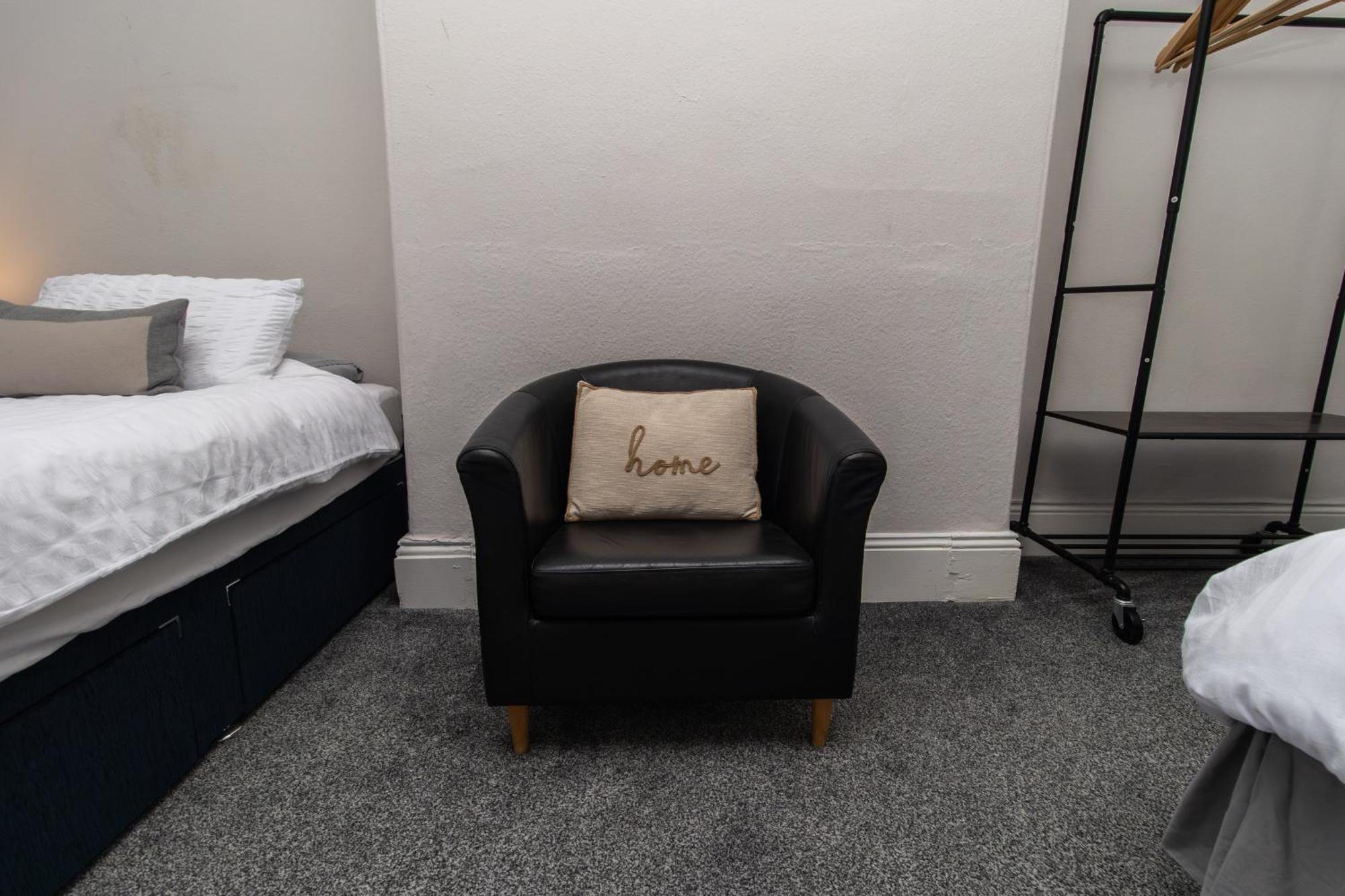 Dwellcome Home Ltd 4 King Bedroom Townhouse, Free Parking, Fast Wifi, Fully Equipped Kitchen, 15 Min Drive To Nissan, 20 Min To Newcastle Sunderland, Ideal For Long Term Contractor Etc Stays, Regular Housekeeping Option - See Our Site For Assurance South Shields Esterno foto