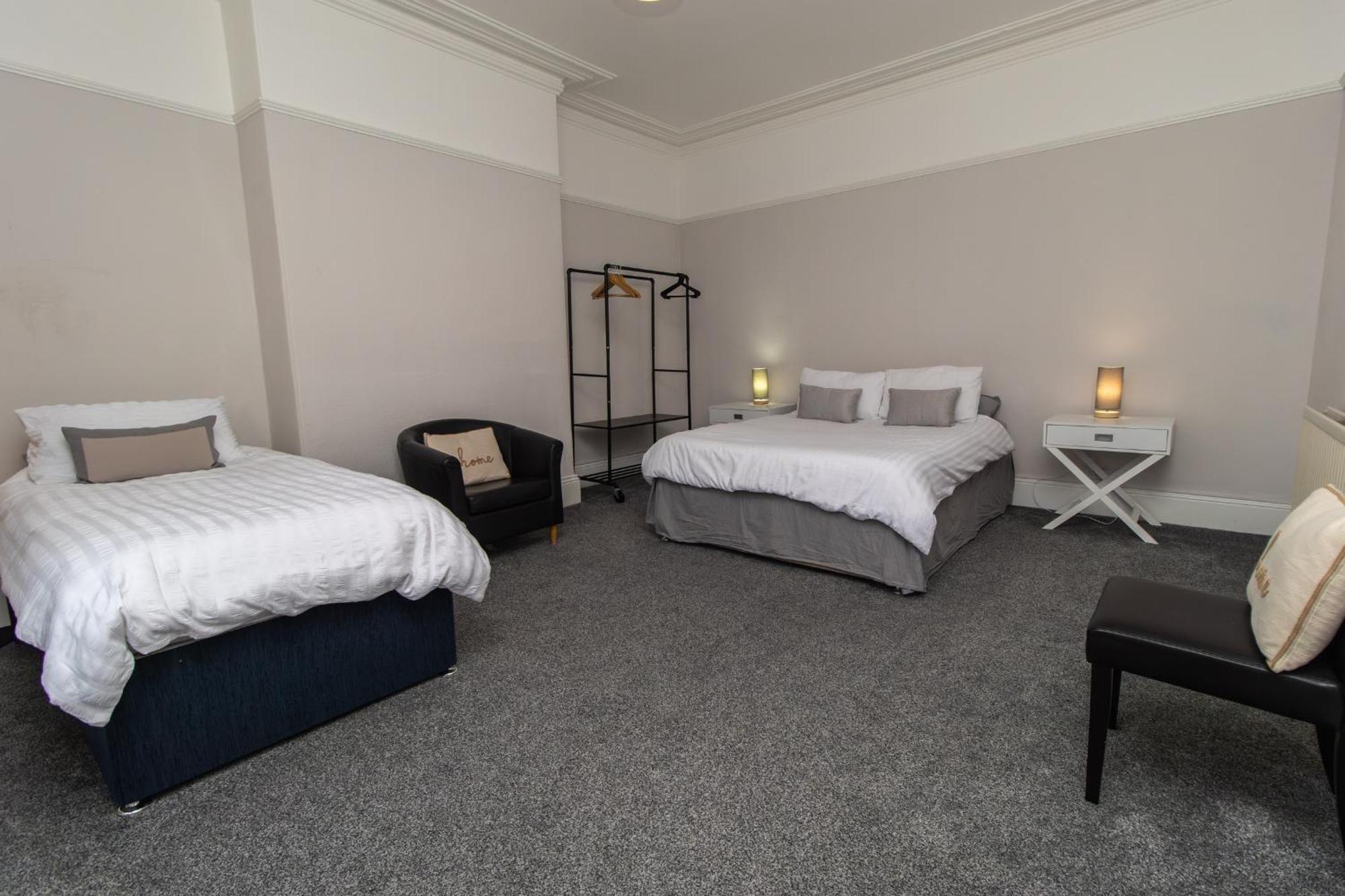 Dwellcome Home Ltd 4 King Bedroom Townhouse, Free Parking, Fast Wifi, Fully Equipped Kitchen, 15 Min Drive To Nissan, 20 Min To Newcastle Sunderland, Ideal For Long Term Contractor Etc Stays, Regular Housekeeping Option - See Our Site For Assurance South Shields Esterno foto